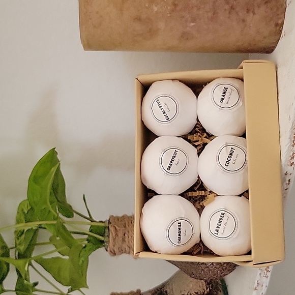 Nwot...Bare Bombs! - Picture 6 of 8